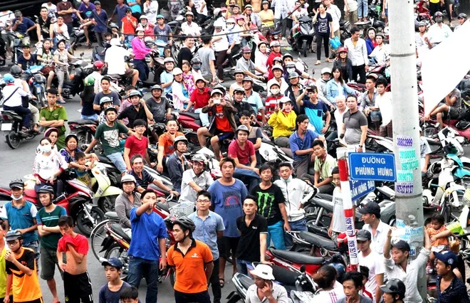 'Đội quân' giựt cô hồn chuyên nghiệp gây náo loạn Sài Gòn ảnh 1