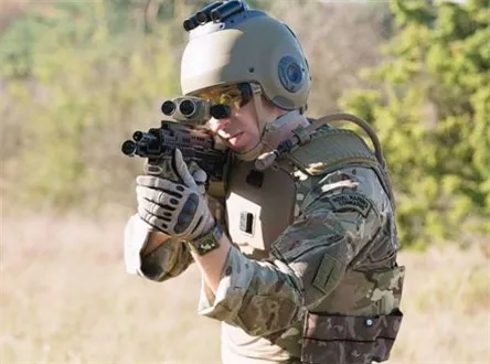 Một mẫu tổ hợp trang thiết bị chiến đấu cá nhân của binh sĩ Anh tương lai. Một mẫu tổ hợp trang thiết bị chiến đấu cá nhân của binh sĩ Anh tương lai.