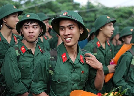 Bộ trưởng Phùng Quang Thanh: Quân đội đã giảm hơn 1 vạn quân số ảnh 1