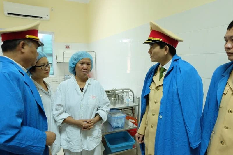 Lời khai của tài xế xe tải kéo lê cảnh sát giao thông 20 m ảnh 2