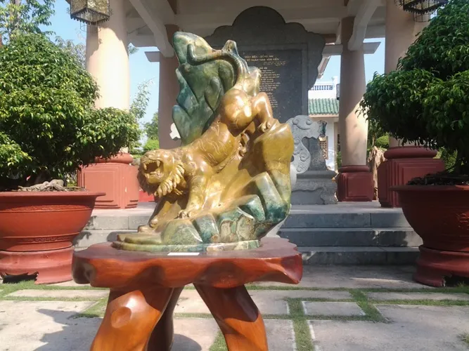 Chùm ảnh: Độc đáo tác phẩm điêu khắc đá Trấn Biên ảnh 2