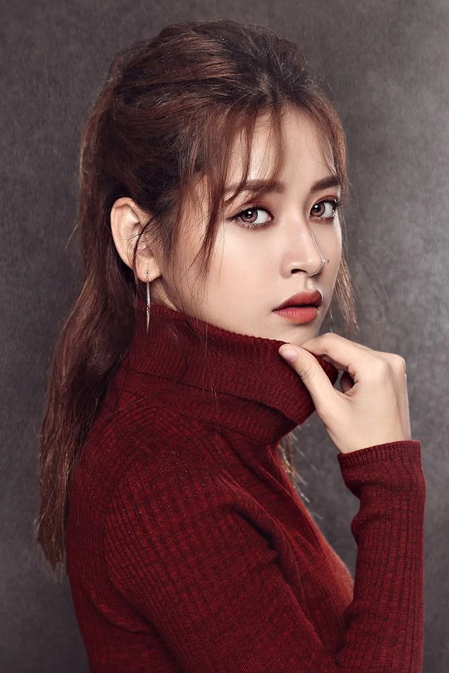 Khi trang điểm trông Chi Pu huyền bí và quyến rũ&nbsp;hơn