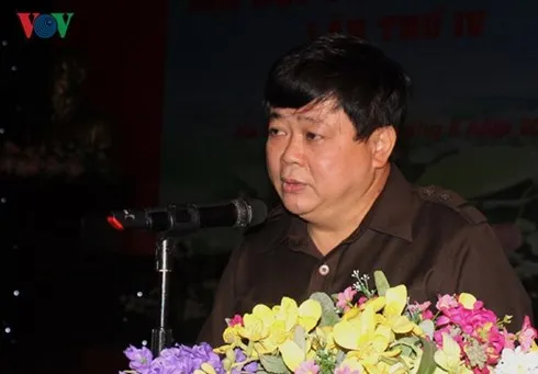 "bo chinh tri khong he phan tan nhu thong tin bia dat o ben ngoai" hinh 0
