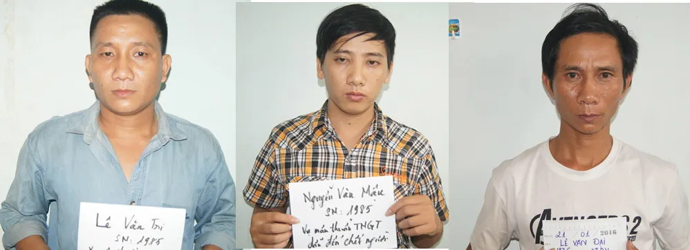 Nghi can đâm chết hai người ở tiệm sửa xe ra đầu thú ảnh 1