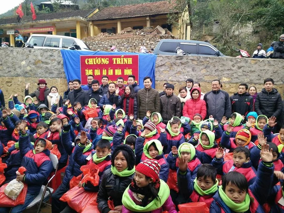 Nhiều nơi ở miền Bắc chìm trong băng tuyết lịch sử âm 6-8 độ C ảnh 19