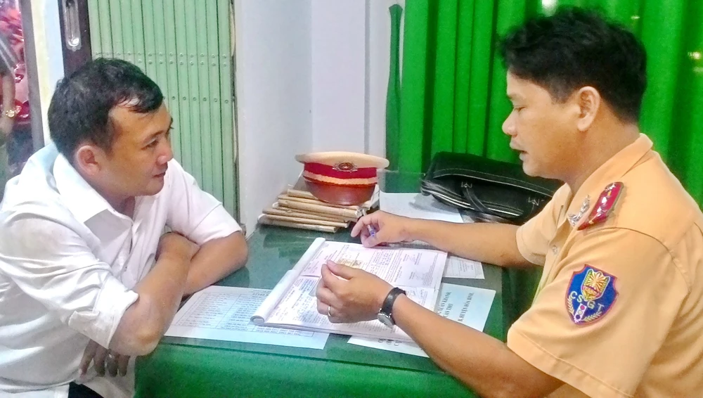 Thông tin tiếp vụ nam thanh niên đẩy CSGT ngã xuống đường ảnh 1