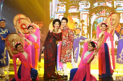 co-gai-rua-chen-bat-khoc-khi-gianh-quan-quan-solo-cung-bolero-4