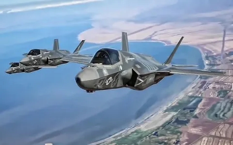 Hai chiếc siếu chiến đấu cơ tàng hình F-35. Ảnh Không quân Mỹ