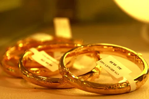 Giá vàng tăng đột biến, vượt 1.260 USD/ounce ảnh 1