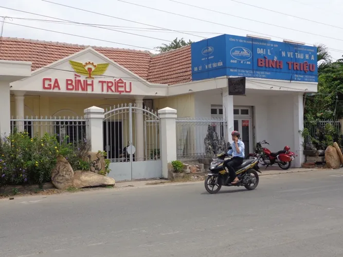 Tàu lửa ngoại ô Sài Gòn - Dĩ An 'đắt như tôm tươi' ảnh 1