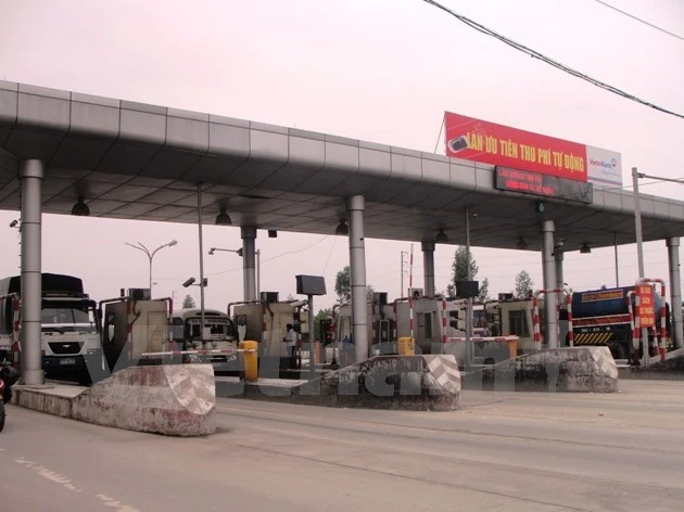 Trạm thu phí ùn tắc trên 1 km thì phải tạm dừng thu tiền, mở cổng ảnh 1