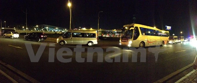 Chuyên cơ chở Tổng thống Obama đã đáp xuống sân bay Nội Bài ảnh 17