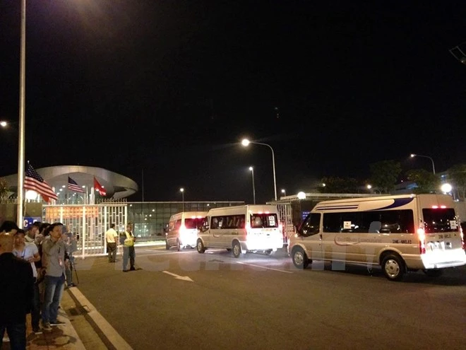 Chuyên cơ chở Tổng thống Obama đã đáp xuống sân bay Nội Bài ảnh 18