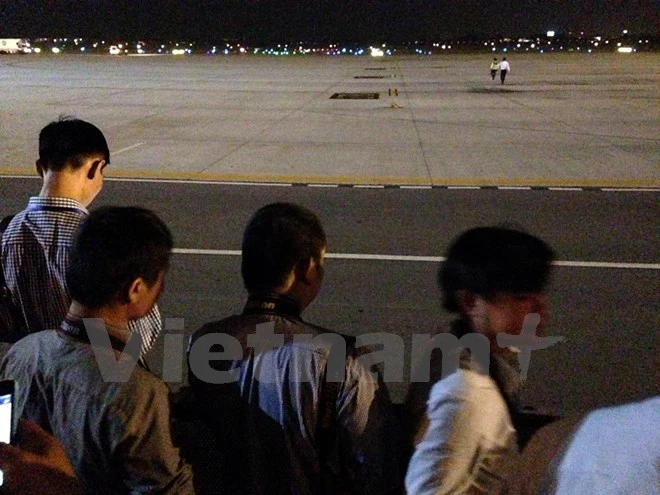 Chuyên cơ chở Tổng thống Obama đã đáp xuống sân bay Nội Bài ảnh 7