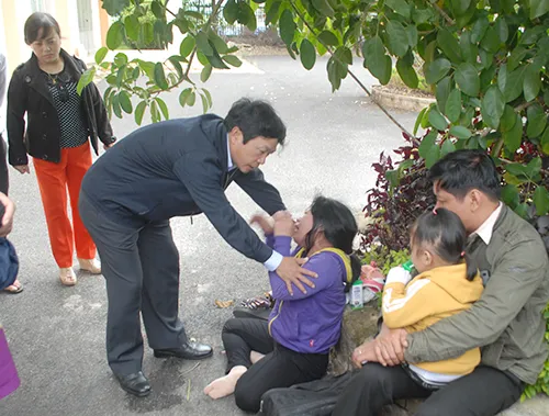 Kinh hoàng: 2 xe khách tông nhau trên đèo Prenn, 7 người chết ảnh 10 Kinh hoàng: 2 xe khách tông nhau trên đèo Prenn, 7 người chết ảnh 10