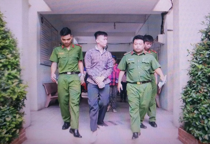 Mức án bất ngờ dành cho 'chủ mưu' vụ cướp giật bánh mì ảnh 3