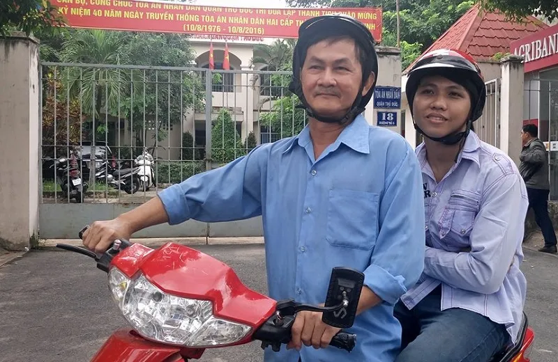 Mức án bất ngờ dành cho 'chủ mưu' vụ cướp giật bánh mì ảnh 2