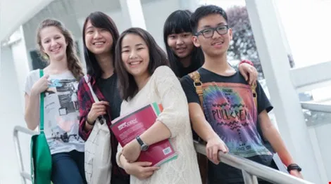 Người Việt chi mỗi năm 66.000 tỉ đồng cho con cái du học ảnh 1