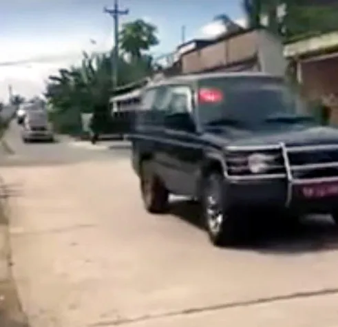 Tìm ra người tung clip sai sự thật về đoàn xe chủ tịch ảnh 1