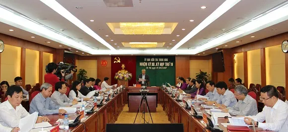 Ủy ban Kiểm tra Trung ương kỷ luật nhiều cán bộ cấp cao ảnh 1