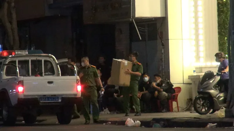 Khám xét 6 căn nhà của bị can Nguyễn Phương Hằng, thu nhiều tài liệu, vật chứng ảnh 1 Khám xét 6 căn nhà của bị can Nguyễn Phương Hằng, thu nhiều tài liệu, vật chứng ảnh 1