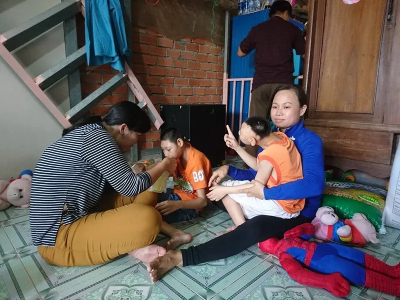 Vợ ông Đặng Hữu Nghị, người có 2 con teo não nói gì? ảnh 1 Vợ ông Đặng Hữu Nghị, người có 2 con teo não nói gì? ảnh 1