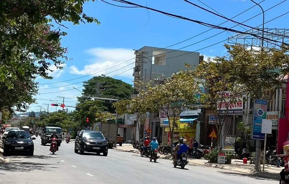 Trên địa bàn huyện xuất hiện nhiều trường hợp giả mạo cán bộ y tế giới thiệu mua bán sách. (Trong ảnh: Huyện Đơn Dương, Lâm Đồng). Ảnh: VT