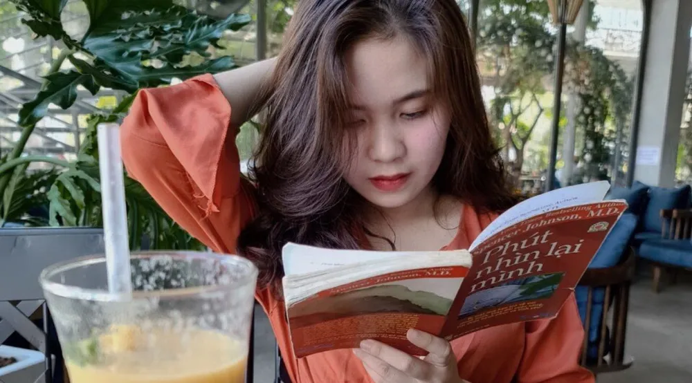 Tôi bắt đầu những điều to lớn bằng những điều nhỏ bé, như việc tự vẽ giấc mơ về tổ ấm của chính mình. Tôi bắt đầu những điều to lớn bằng những điều nhỏ bé, như việc tự vẽ giấc mơ về tổ ấm của chính mình.