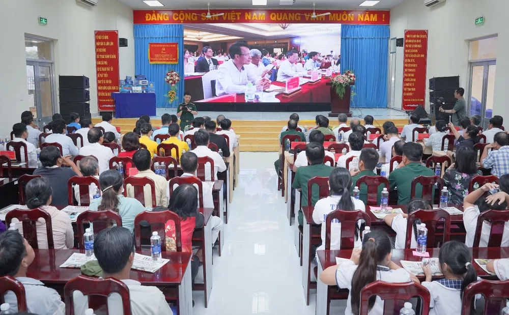 Anh-sang-den_3.jpg