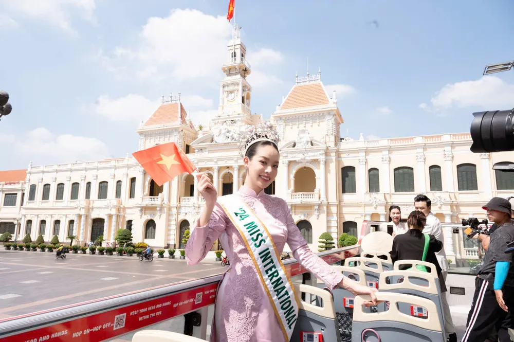 hoa-hau-thanh-thuy1.jpg