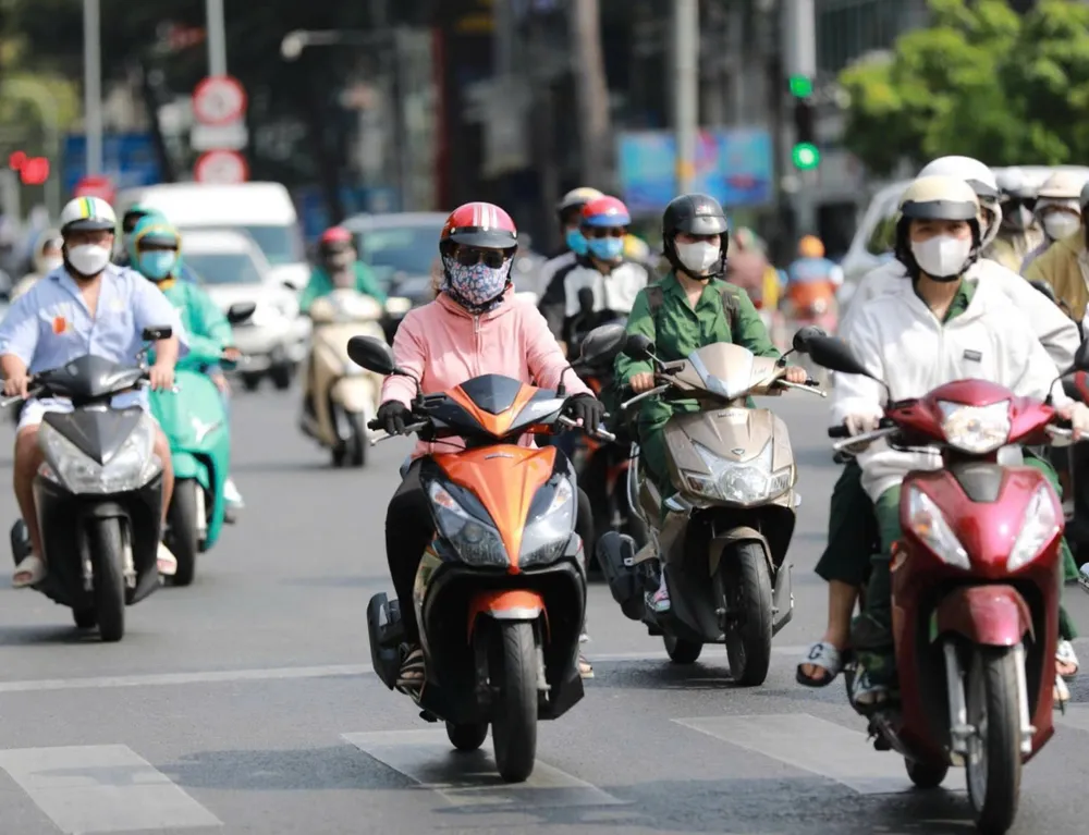 Bấm còi không đúng cách sẽ bị xử phạt. Ảnh: THẢO HIỀN Bấm còi không đúng cách