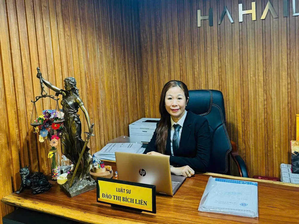 lắp camera ghi hình sân nhà hàng xóm