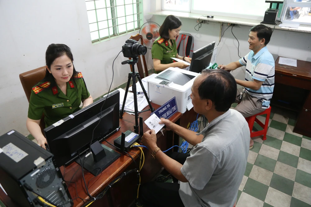 nam-2025-giay-phep-lai-xe-hang-a2-cu-duoc-lai-xe-gi-.jpg