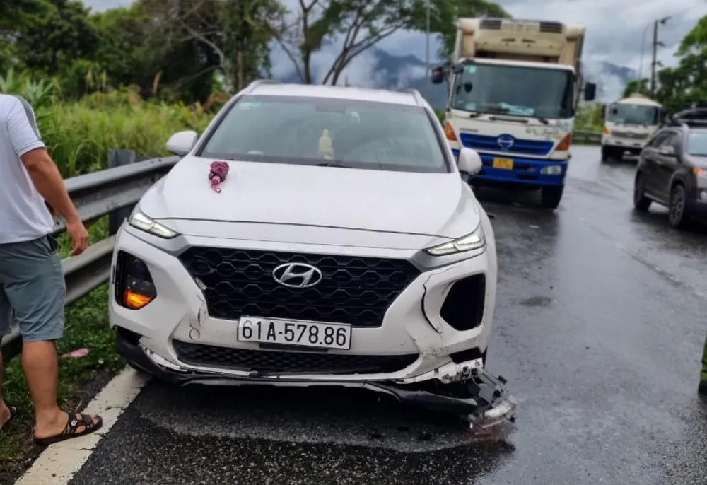 Chiếc ô tô 7 chỗ do Đào Sơn hải điều khiển gây tai nạn làm 2 người tử vong Ảnh VT