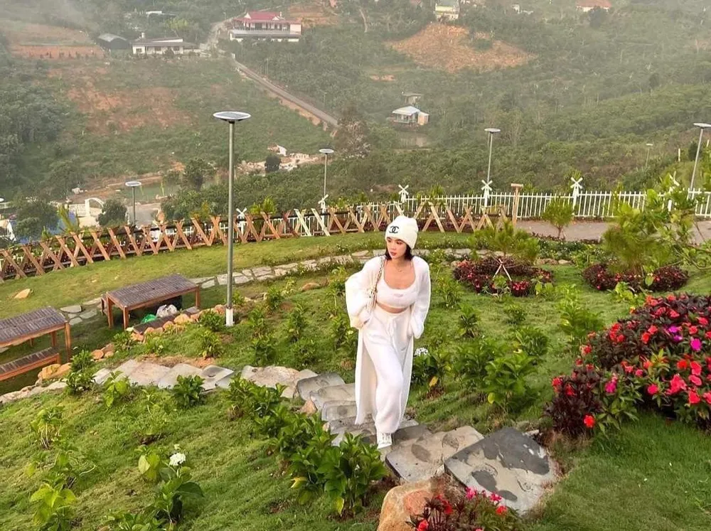 Hình ảnh trên Facebook của Ngọc Trinh