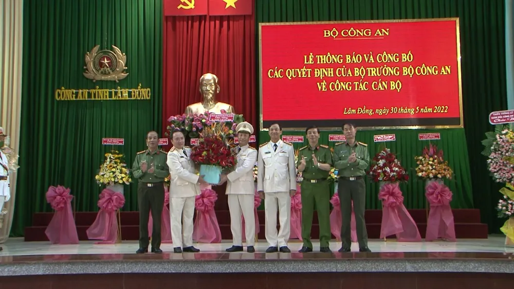 Ban Giám đốc Công an tỉnh Lâm Đồng chúc mừng tân giám đốc công an tỉnh