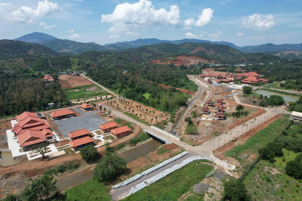 Khu du lịch tâm linh Đại Tùng Lâm Hoa Sen Ảnh VÕ TÙNG