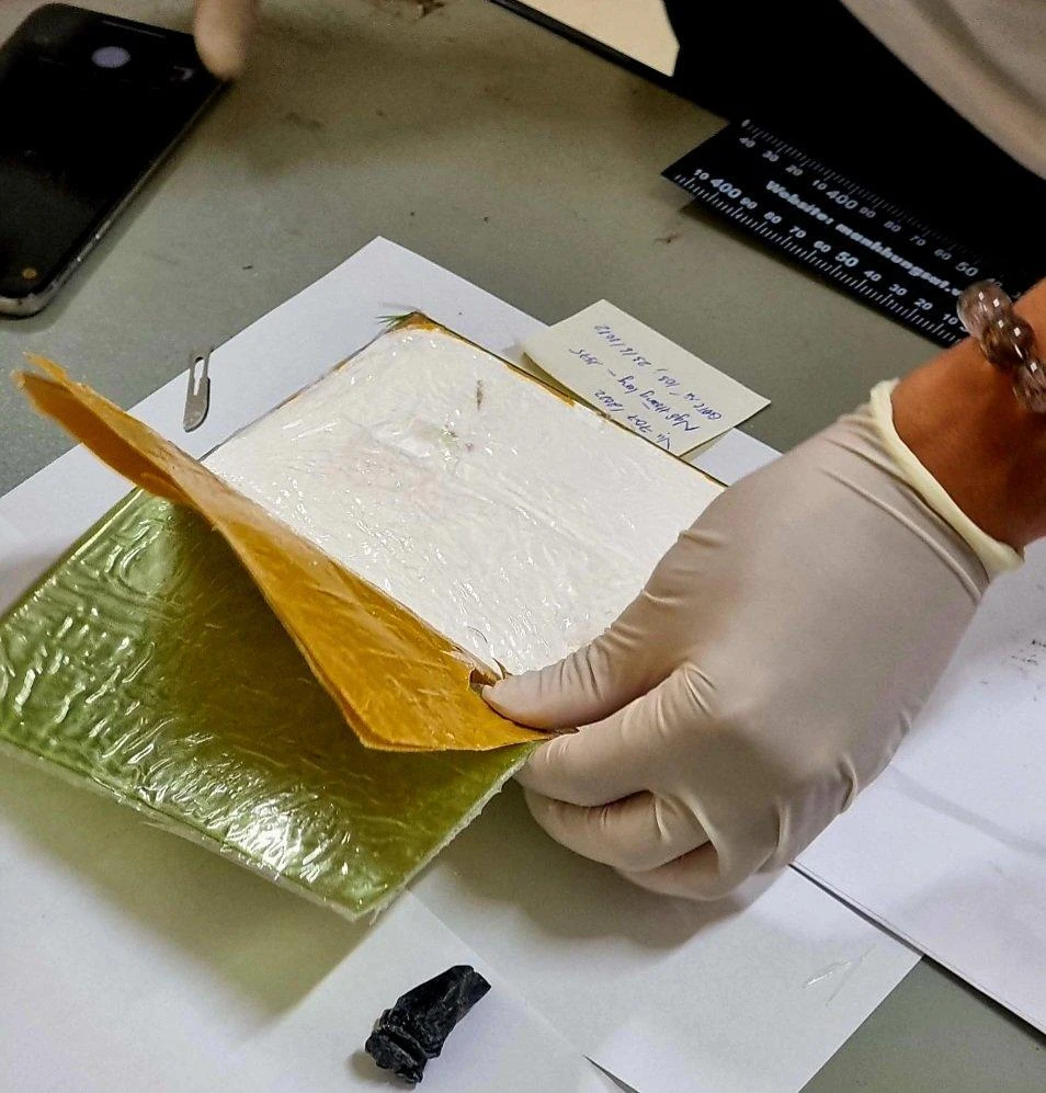 Bánh ma túy loại heroin có trọng lượng 356,9 gram Long mua từ Nghệ An để bán lẻ Ảnh TD Bánh ma túy loại heroin có trọng lượng 356,9 gram Long mua từ Nghệ An để bán lẻ Ảnh TD