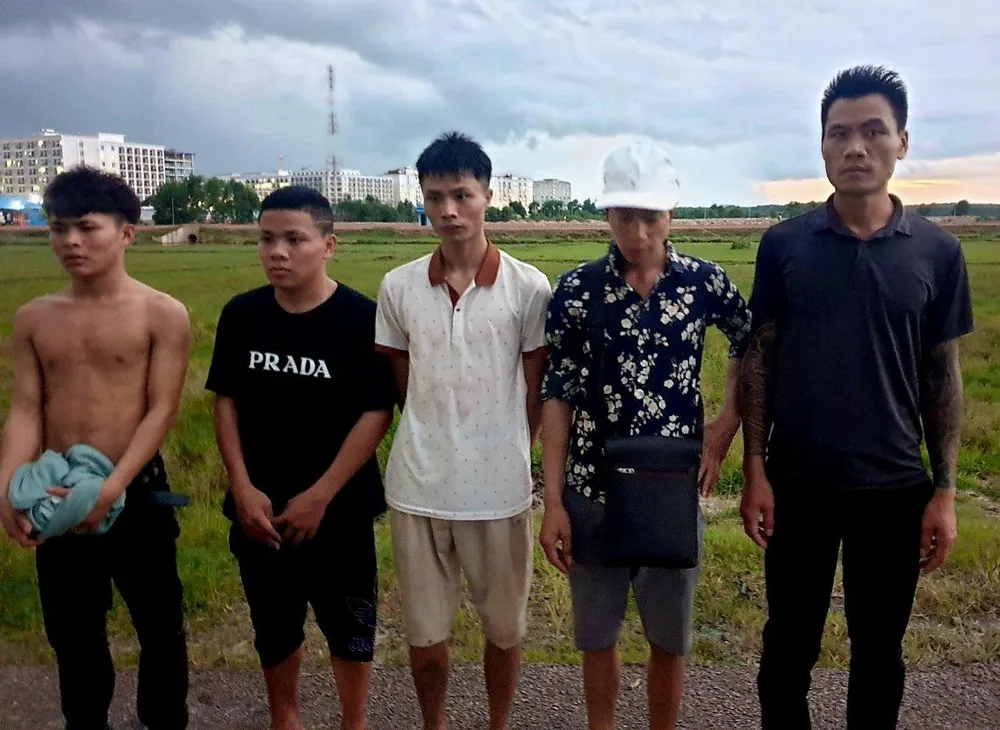 Từ nhiều tỉnh phía Bắc, một số thanh niên vào Tây Ninh tìm đường trốn sang Campuchia tìm việc. Ảnh: VT