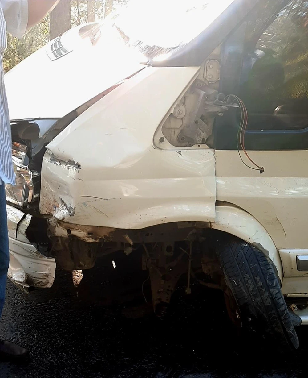 Cú va chạm liên hoàn khiến anh Dũng bị gãy xương đùi, ba xe hư hỏng Ảnh VT Cú va chạm liên hoàn khiến anh Dũng bị gãy xương đùi, ba xe hư hỏng Ảnh VT