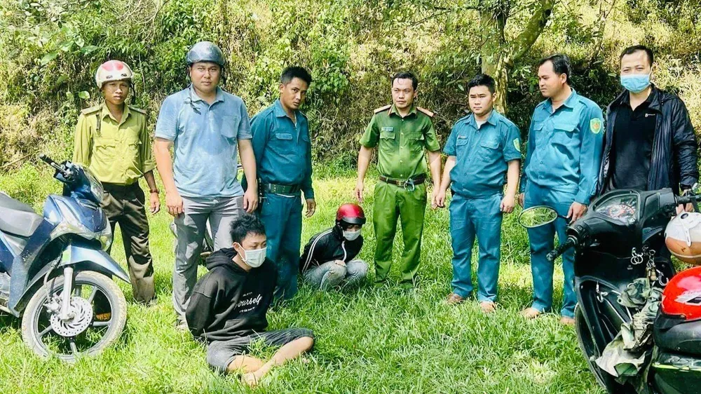 Đôi nam nữ từ Bình Phước qua tỉnh Lâm Đồng trộm xe máy. Ảnh: CACT