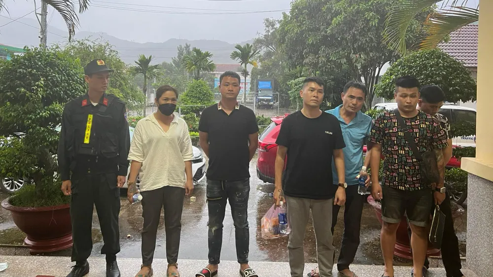 Nhóm người được xác định gây ra vụ đánh nhau ở quán Bar No.1. Ảnh: VT