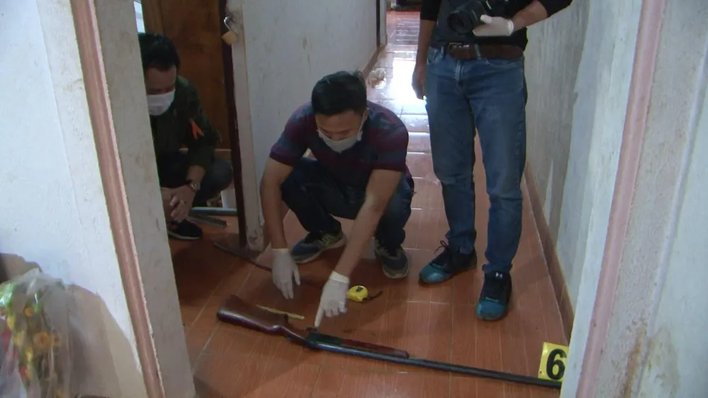 Khẩu súng kíp tự chế ông Toàn dùng để bắn chết Trường. Ảnh: TIẾN DŨNG