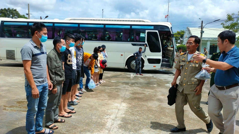 78 công dân được Campuchia trao trả về Việt Nam. Ảnh VT