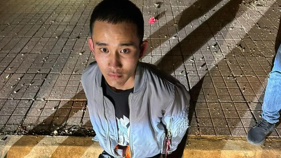 Đinh Huỳnh Bảo Long bị công an bắt giữ. Ảnh: CA