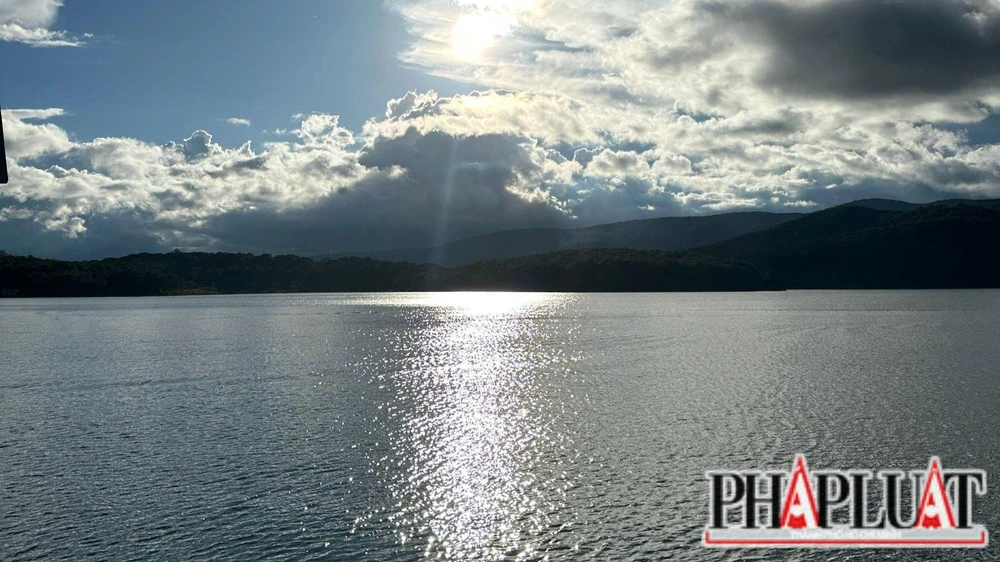 Danh thắng hồ Tuyền Lâm. Ảnh: VÕ TÙNG