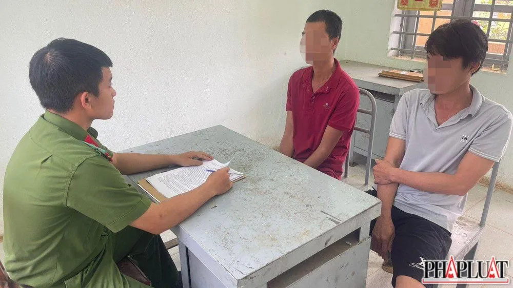 Công an huyện Di Linh bắt hàng chục vụ cá độ từ đầu mùa World Cup 2022. Ảnh: TIẾN DŨNG Công an huyện Di Linh bắt hàng chục vụ cá độ từ đầu mùa World Cup 2022. Ảnh: TIẾN DŨNG