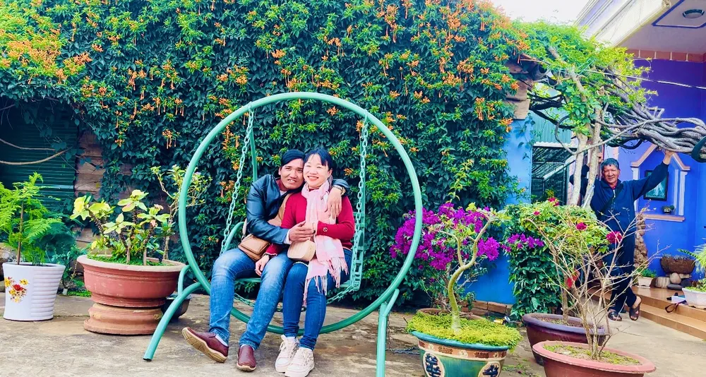 “Thấy review trên mạng rất đẹp, tôi không có nghĩ là cô chú chủ nhà có thể trồng được, chắc phải lâu lắm, và tốn rất nhiều công sức”, chị Thuý nói thêm. Ảnh: VÕ TÙNG