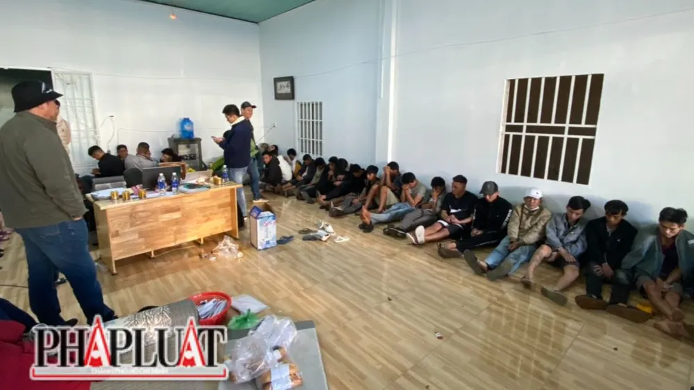 Công an huyện Bảo Lâm triệt phá sòng bạc sau nhiều ngày mật phục. Ảnh: TIẾN DŨNG