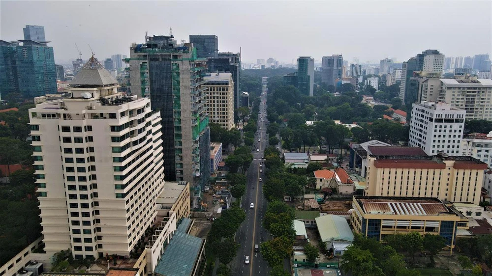 Sau đấu giá, khu đất “vàng” 23 Lê Duẩn hiện được khai thác hiệu quả. Ảnh: MINH TÂM Sau đấu giá, khu đất “vàng” 23 Lê Duẩn hiện được khai thác hiệu quả. Ảnh: MINH TÂM